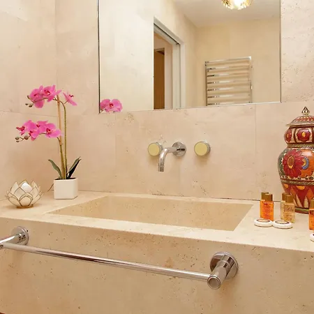 Luxury Domus 2 شقة روما